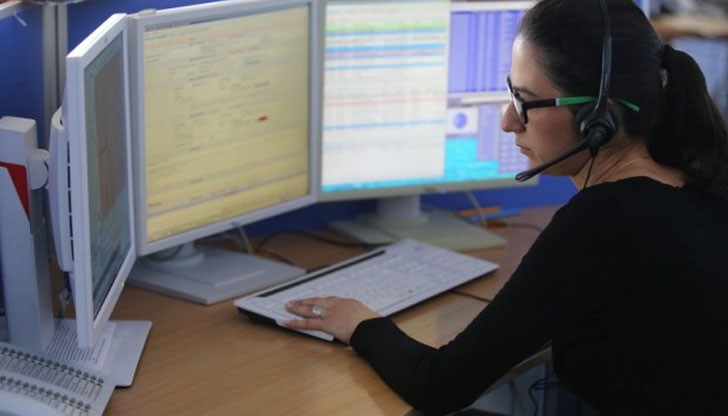 Накрая диспечерите не му повярвали, че си е забол нож в корема и отказват да пратят помощ Накрая диспечерите не му повярвали, че си е забол нож в корема и отказват да пратят помощ