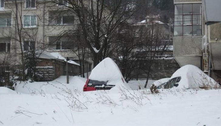Колите са ползвани от управителя за лични цели, вместо като линейки към болницата