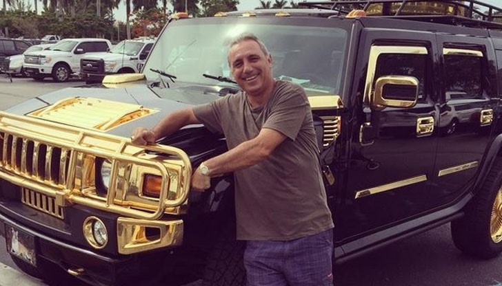 "Хамър" в златно!