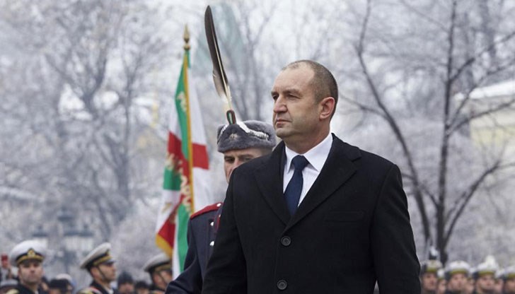 Румен Радев, който до неотдавна беше генерал от ВВС, ще проведе среща лично с генерал Къртис Скапароти