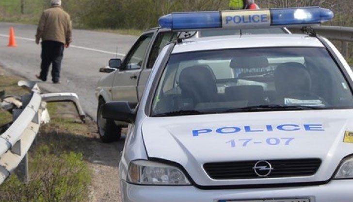 Мъжът блъснал конуси за обезопасяване на местопроизшествие, на което е имало екип на полицията Мъжът блъснал конуси за обезопасяване на местопроизшествие, на което е имало екип на полицията