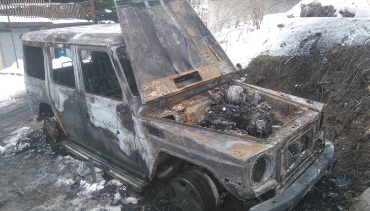 Автомобилът е напълно унищожен