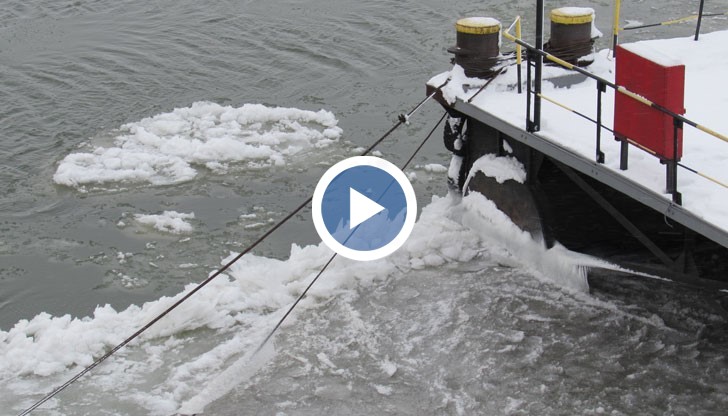 В българския участък край Русе и Силистра ледените късове обхващат между 40 и 60 процента от Дунав