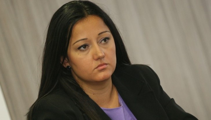 Лиляна Павлова: Пълна забрана за ТИР-ове е наложена в цялата страна Лиляна Павлова: Пълна забрана за ТИР-ове е наложена в цялата страна