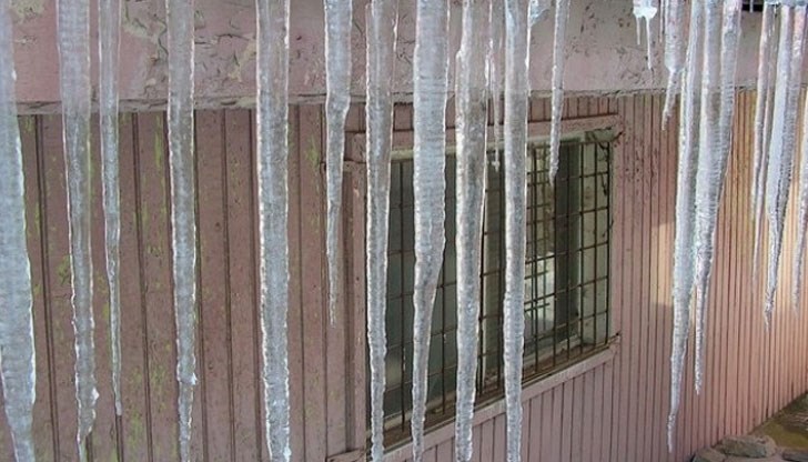 Първите глоби за непочистени ледени висулки вече бяха наложени Първите глоби за непочистени ледени висулки вече бяха наложени