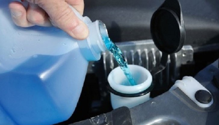 Повече от половината от течностите за чистачки, които се предлагат на нашия пазар, са опасни Повече от половината от течностите за чистачки, които се предлагат на нашия пазар, са опасни