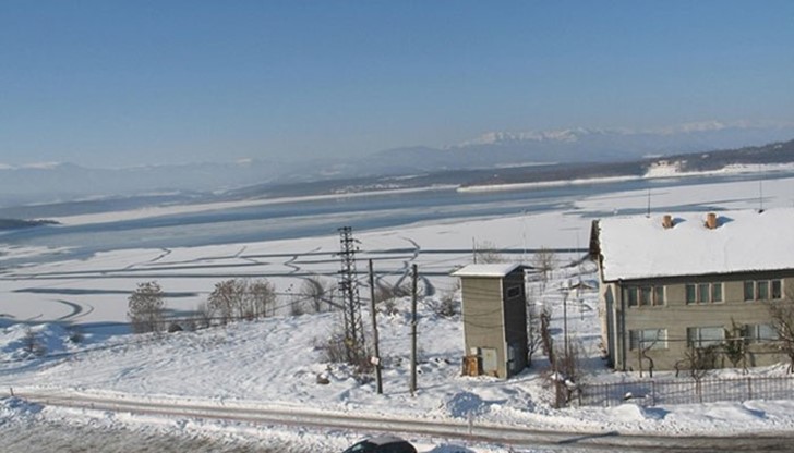 Язовирът по диагонал е 14 км и действително е вторият по големина в България след язовир „Искър“