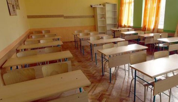 Учениците от всички училища трябва да се върнат в класните стаи на 9 януари