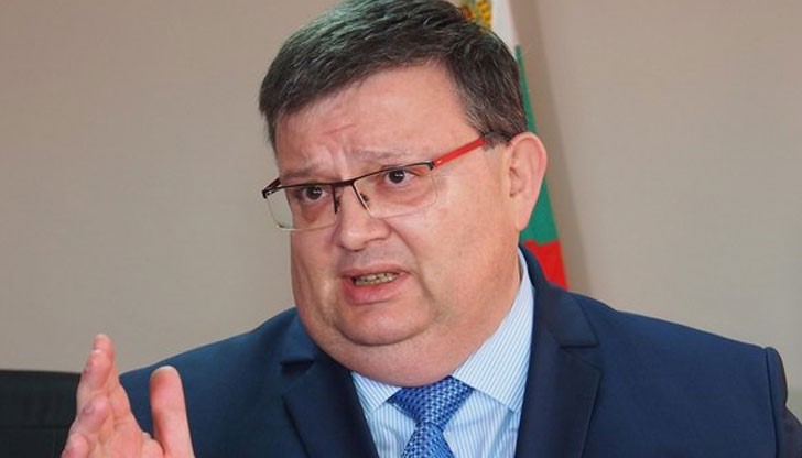 Прокурорът е имал контакти с криминално проявен, на когото е съдействал във връзка с наказателно преследване на жената, с която живее Прокурорът е имал контакти с криминално проявен, на когото е съдействал във връзка с наказателно преследване на жената, с която живее