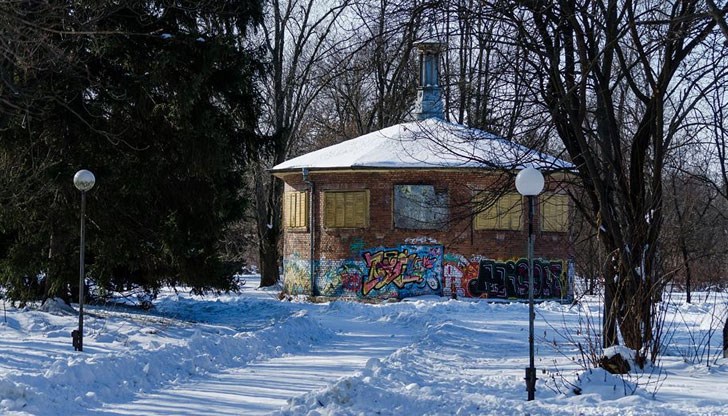 Русенци дават идея сградата да се вземе на концесия