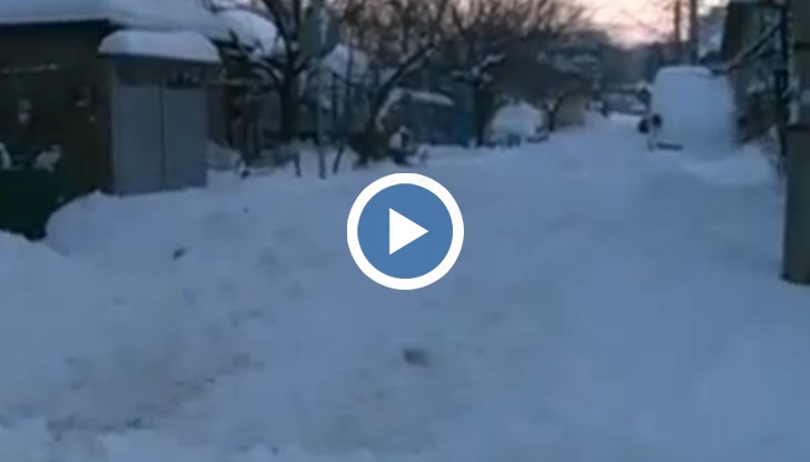 Зимната обстановка в Русе тази сутрин в пряко включване от града
