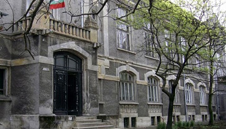 Бивш ученик и преподавател взе отношение по материалите появили се за русенската гимназия Бивш ученик и преподавател взе отношение по материалите появили се за русенската гимназия