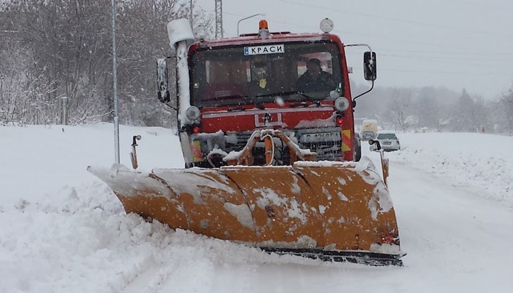 3000 машини ще обработват пътищата в страната