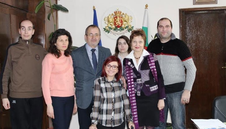 Доц. д-р Стефко Бурджиев посрещна в кабинета си студенти със специфични потребности