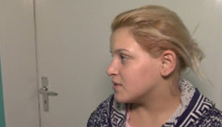 Златка и 15-годишният баща на бебето се харесали в училище Златка и 15-годишният баща на бебето се харесали в училище