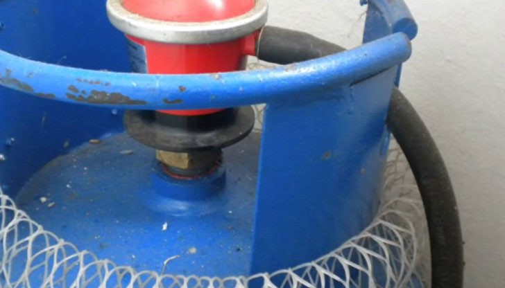 Експлодиралата бутилка остави без дом Юлия и мъжа й Експлодиралата бутилка остави без дом Юлия и мъжа й