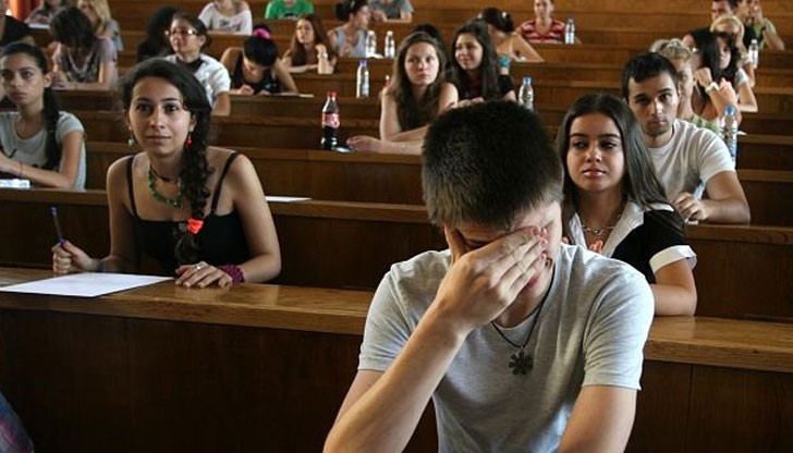 Изпит по чужд език ще бъде вход за българска филология в Алма матер