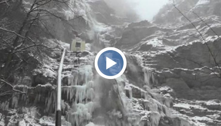 „Летящата вода” замръзна заради големите студове в Крим