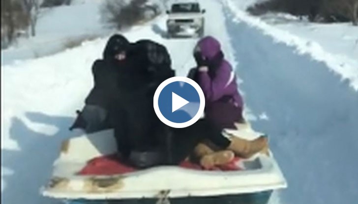 Вижте как се забавляват хората от село Лозенец