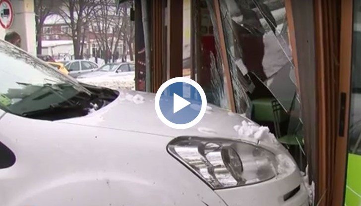 Инцидентът се случи днес по обяд на едно от най-оживените кръстовища в града