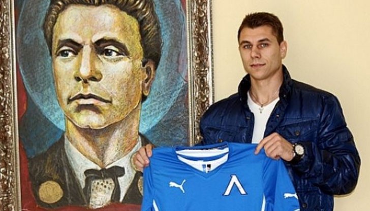 Клубовете на Дунав и Левски са се споразумели за трансфер на играча, но Стоянов пътува за лагера на “Дунав” в Турция