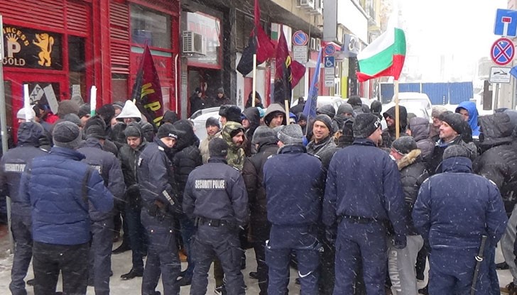 Цигани, които огласяха центъра на София с тъпани и кючеци, се обявиха за равни права