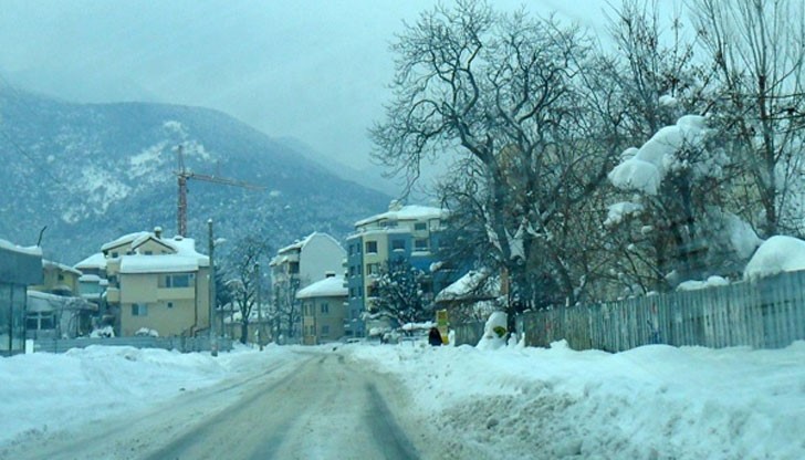 Ограничено е движението на всички МПС в целите области: Силистра, Разград, Добрич, Шумен Ограничено е движението на всички МПС в целите области: Силистра, Разград, Добрич, Шумен