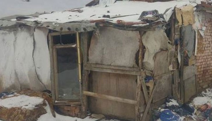 Убитият е прободен в гръб пред очите на жената и детето му