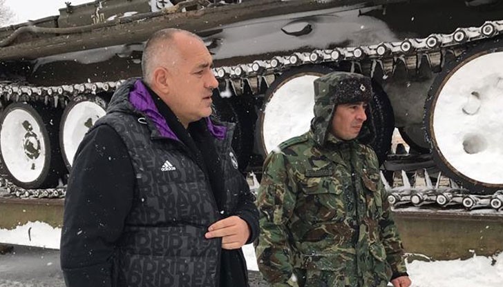 Борисов винаги е градил въздушните си кули с бомбастични приказки за магистрали