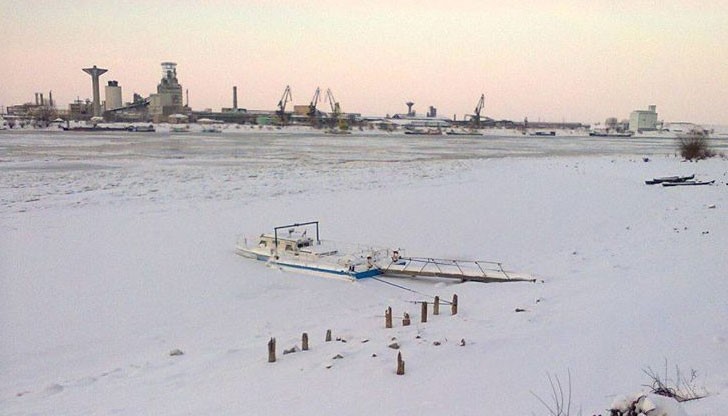 Чакат река Дунав да замръзне напълно Чакат река Дунав да замръзне напълно