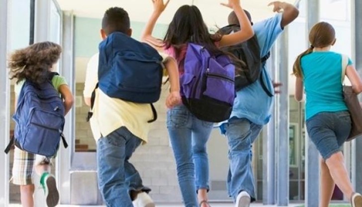 От МОН съобщиха и дали децата ще трябва да отучват