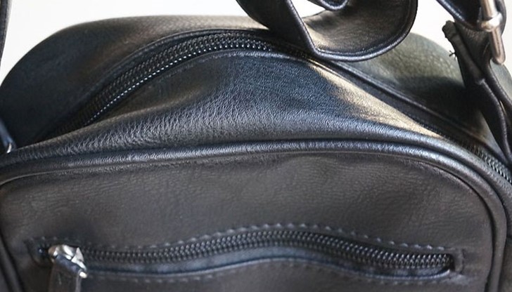 В чантата е имало документи, лекарства и пари / Снимката е илюстративна/