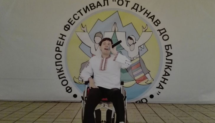 23-годишния младеж мечтае да стане лекар, затова нека му помогнем да се излекува