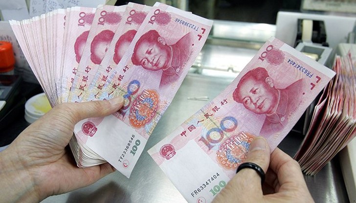 Народната банка на Китай стабилизира курса на юана спрямо долара с 639 пункта