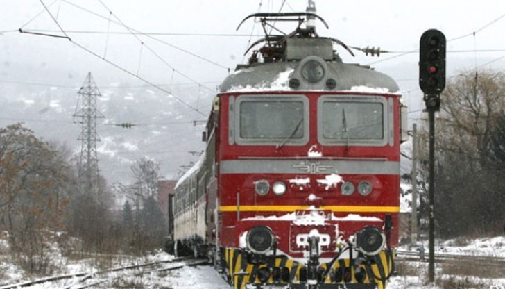 Влакът закъснява с повече от 210 минути Влакът закъснява с повече от 210 минути