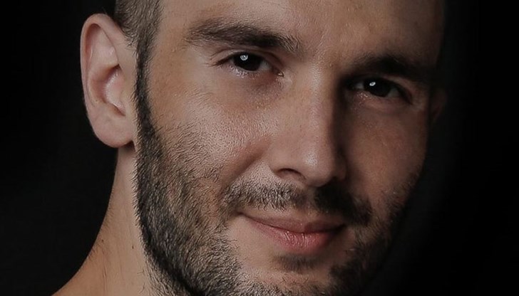 Искам да дам шанс на млад мой сънародник!