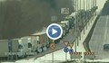 Умуват как да намалят опашките от ТИР-ве на Дунав мост