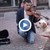 Пеещо куче се превърна в истинска атракция