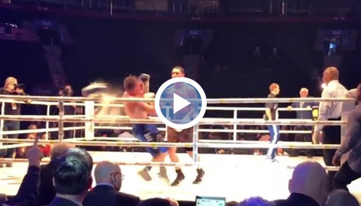 В залата започна масов бой, като четирима души пострадаха