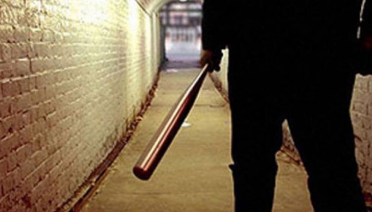 Гледам една професорка, която ни обяснява, че трябва да спрем да ядем, защото в храната ни най-вредни били солта и захарта Гледам една професорка, която ни обяснява, че трябва да спрем да ядем, защото в храната ни най-вредни били солта и захарта