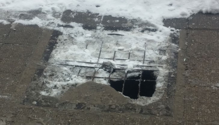 Ето една голяма шахта, в която всеки може да падне