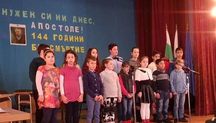 Ученици от четирите училища в община Ценово се събраха на урок по патриотизъм в салона на НЧ „Христо Ботев“