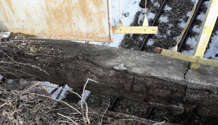 Влаковете по линията са спрени