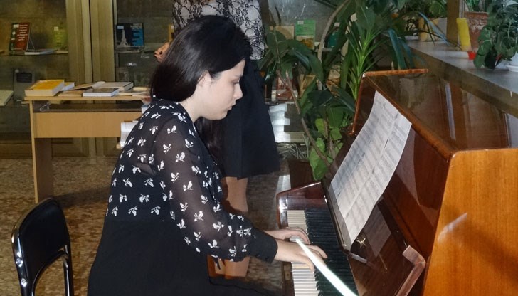 Регионална библиотека „Любен Каравелов“ беше домакин на празнична вечер, посветена на Деня на руската дипломация