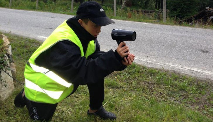 Те слагали и светлоотражателни жилетки, за да заприличат на полицаи