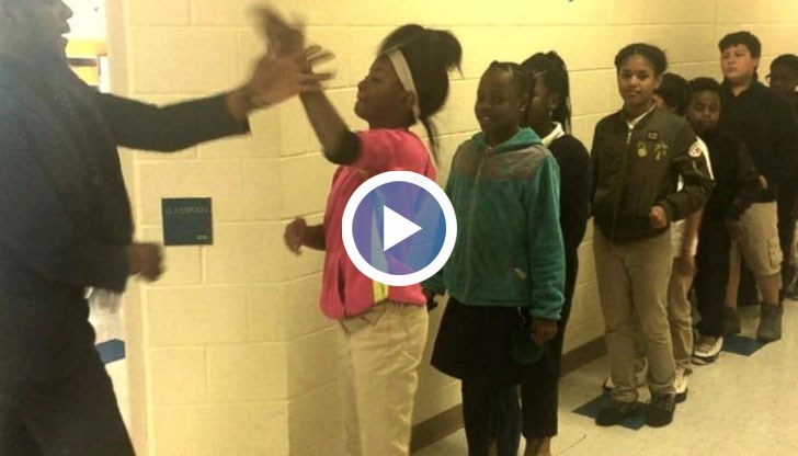 Интересно дали този способ ще направи и българските ученици толкова щастливи сутрин преди часовете?