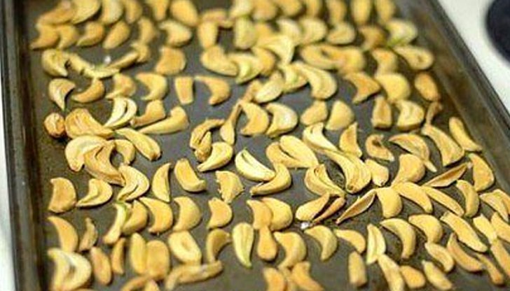 Ако не ви понася на стомаха да ядете чесън в прясно състояние, а не искате да се лишавате от полезните му качества, приложете следния трик