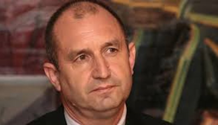 Чаровницата е пълно копие на майка си