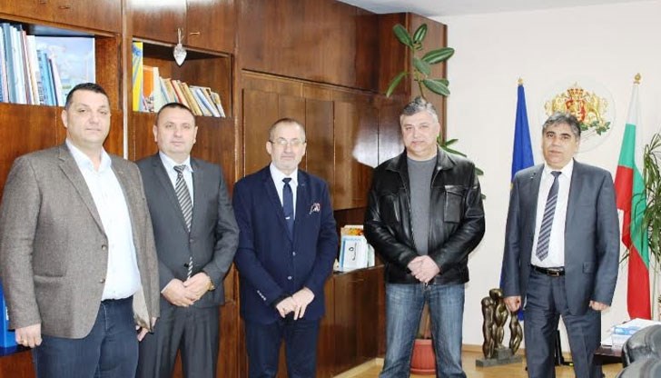 Стефко Бурджиев, областен управител на област Русе посрещна своите нови заместници