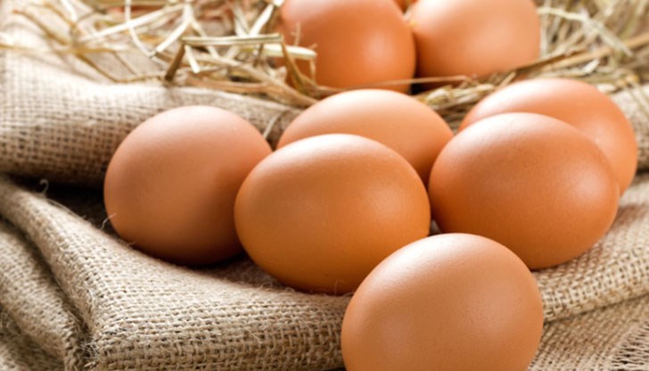 Тримата птицевъди натоварили "Опел"-а с бутчета, яйца, 12 петела и 2 кокошки